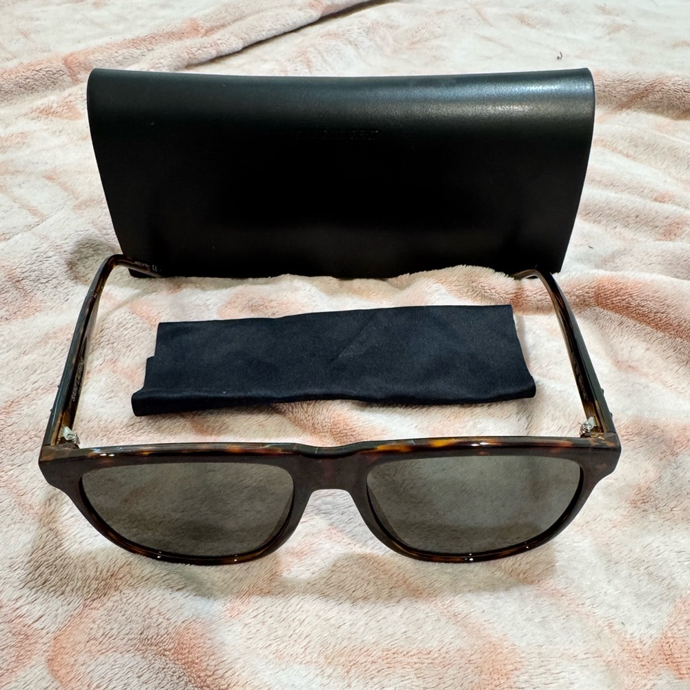 Saint Laurent sun glasses - Picture 4 of 4